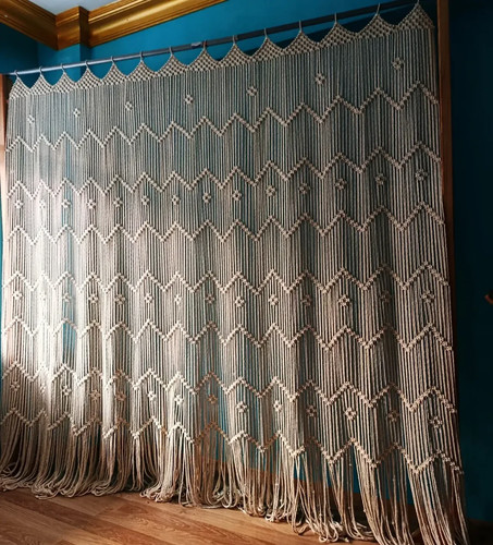 Large hanging macrame curtain - large,